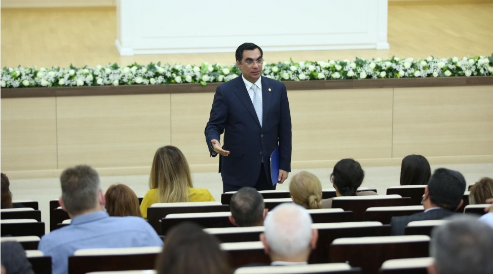 baki-ali-neft-mektebine-yeni-qebul-olmush-telebeler-uchun-orientasiya-proqrami-kechirilib-foto