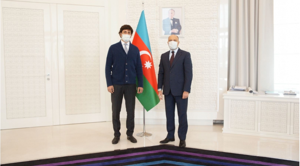 anar-kerimov-yukselish-musabiqesinin-qalibi-ile-gorushdu