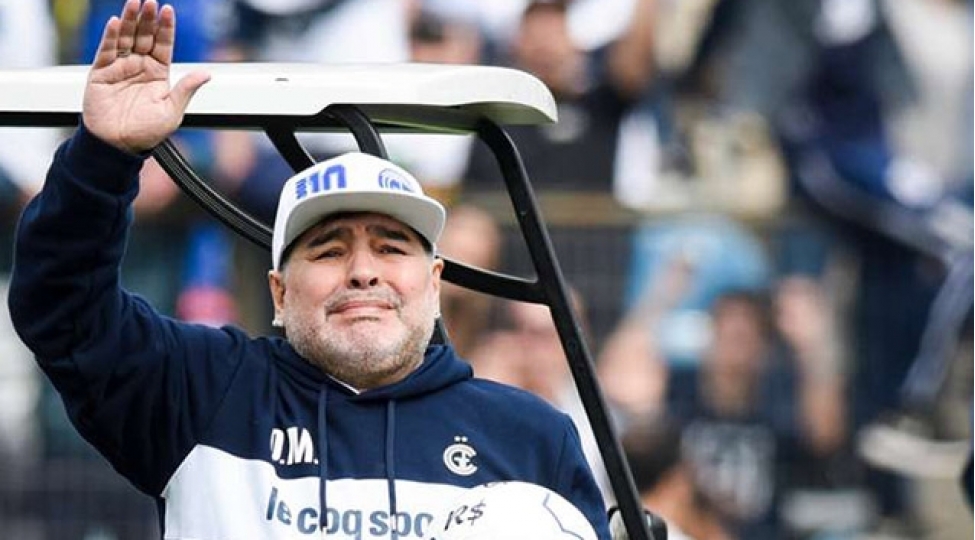 hekimler-defnden-once-maradonanin-ich-orqanlarini-chixariblar-foto
