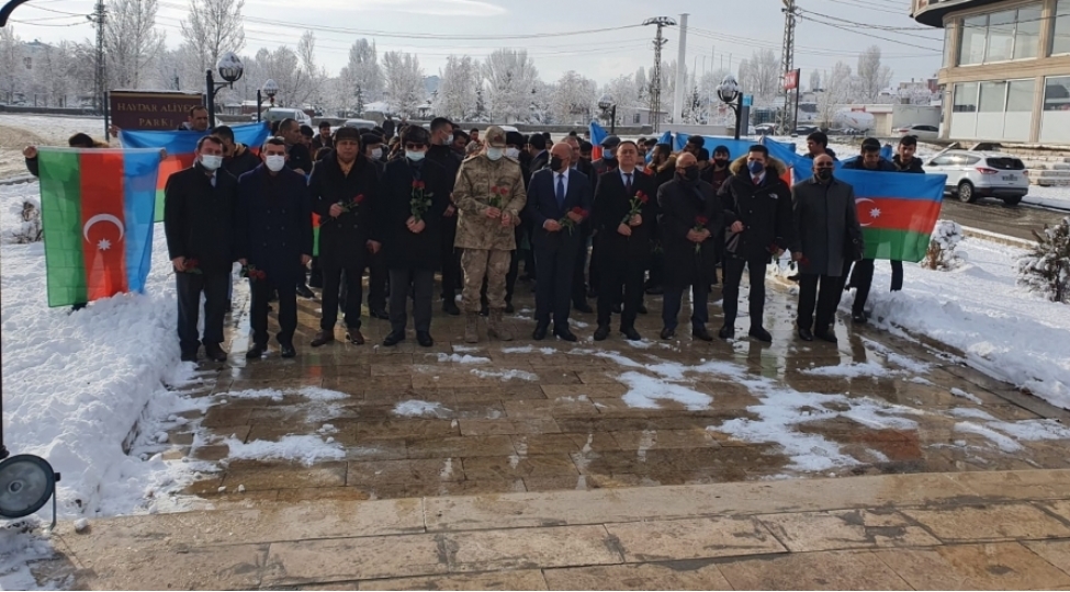 azerbaycanin-umummilli-liderinin-xatiresi-qarsda-ehtiramla-anilib