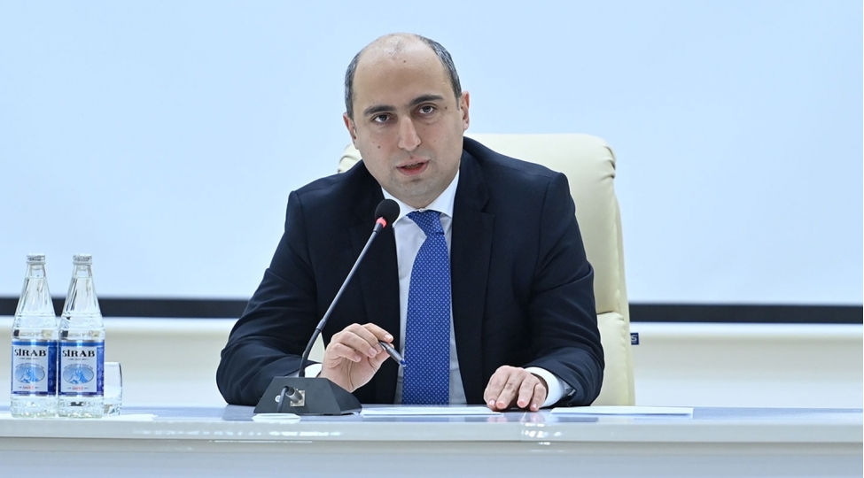 nazirlik-emin-emrullayev-elm-ve-tehsil-naziri-kimi-oz-vezifesini-icra-edir