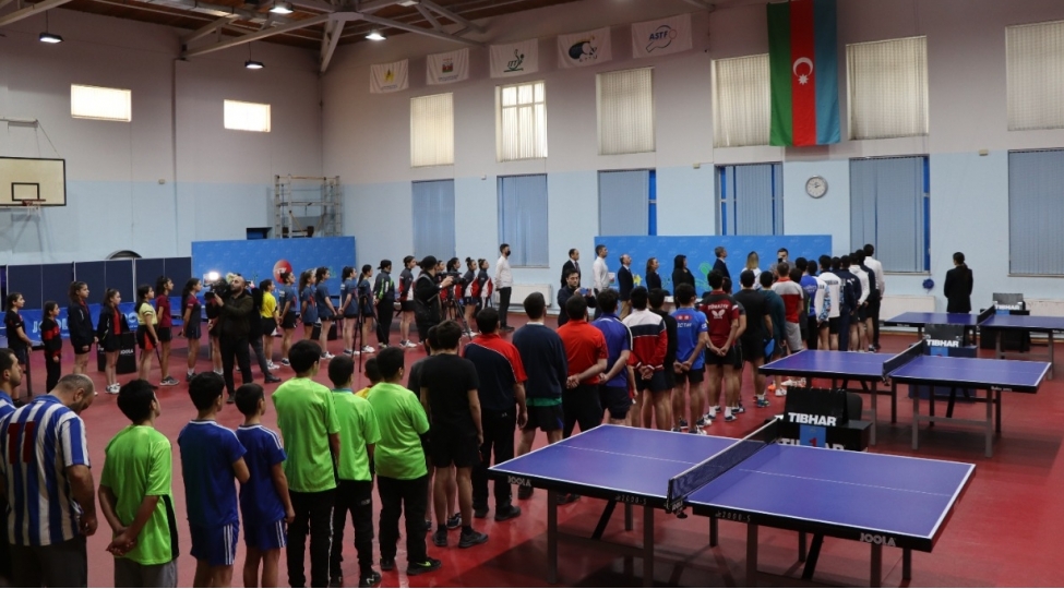 stolustu-tennis-uzre-olke-chempionatinin-achilish-olub