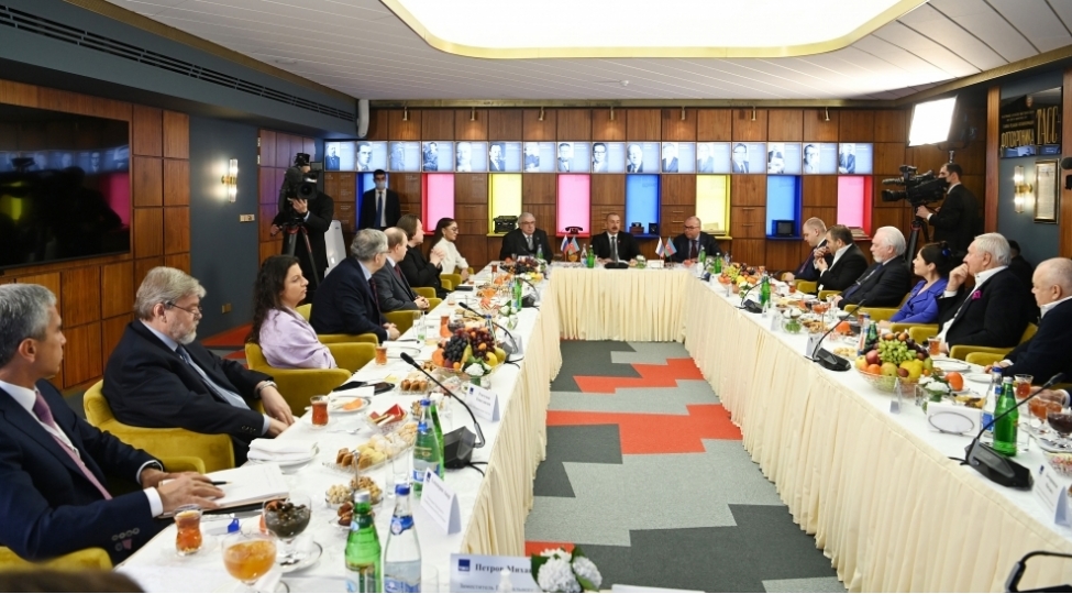prezident-ilham-eliyev-simonyana-siz-indiki-halda-ermeni-kimi-sual-verdiniz