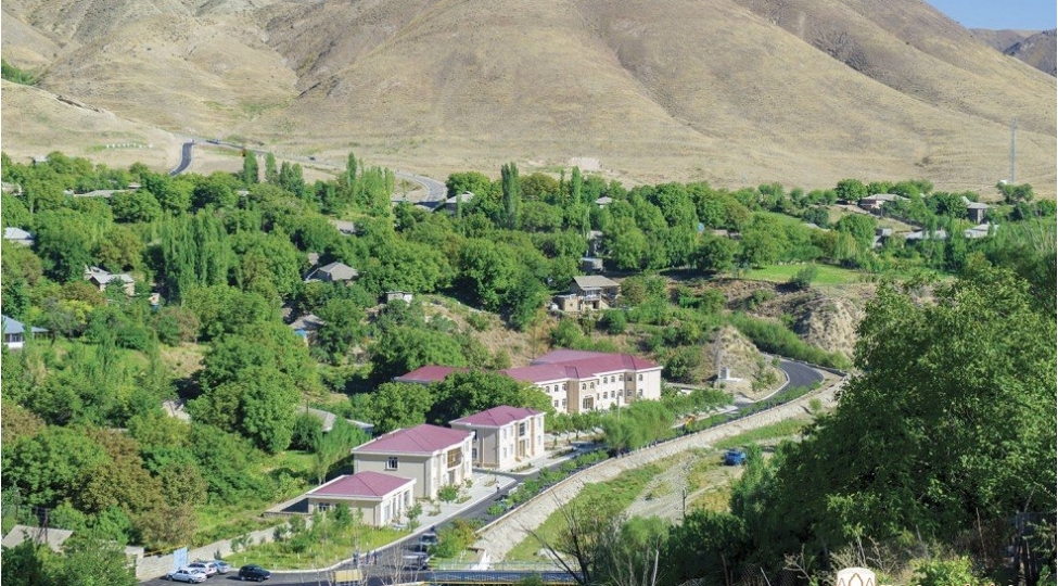 esrlere-sine-geren-qedim-tarixli-muasir-gorunushlu-xanegah