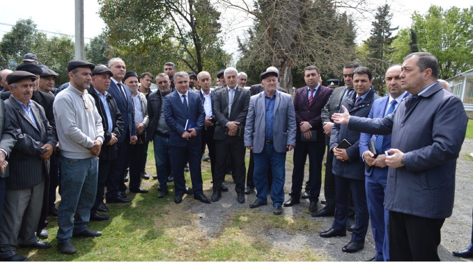 astaranin-mashxan-kendinde-ehali-ile-gorush