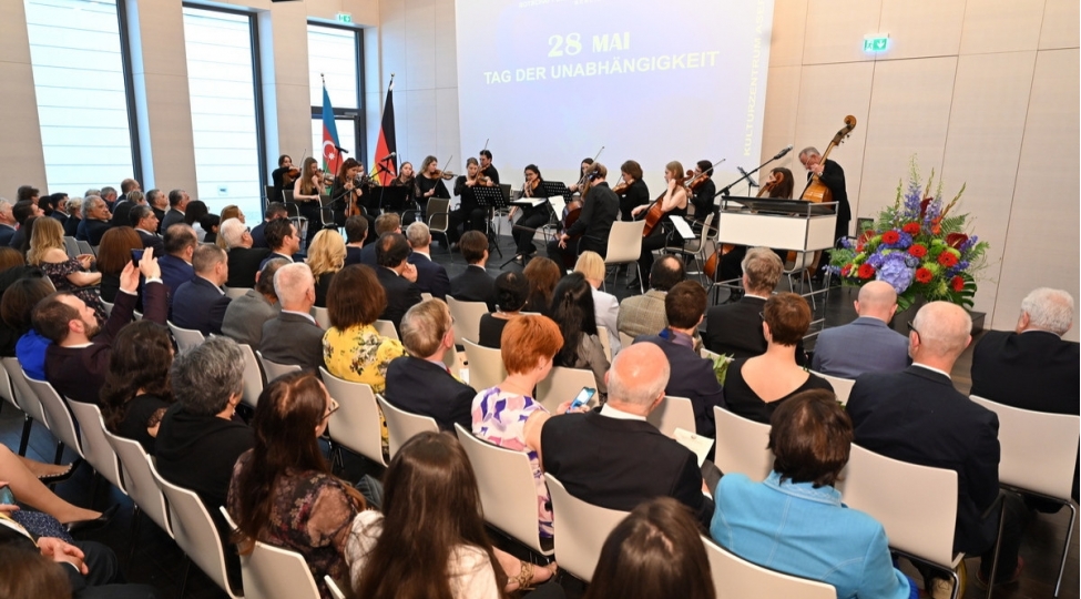 berlinde-azerbaycanin-musteqillik-gunu-ile-bagli-tedbir-kechirilib-foto
