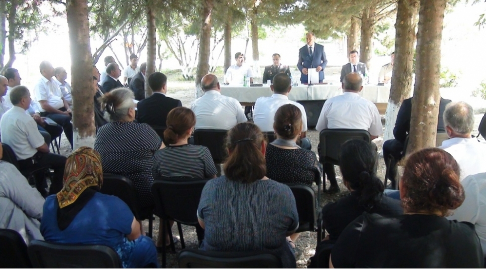 vidadi-isayev-otuzikiler-kendinde-seyyar-qebul-kechirib