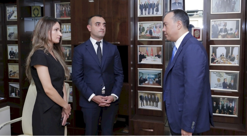 sahil-babayev-monteneqronun-olkemizdeki-diplomatik-numayendeliyin-rehberine-bashsagligi-verib