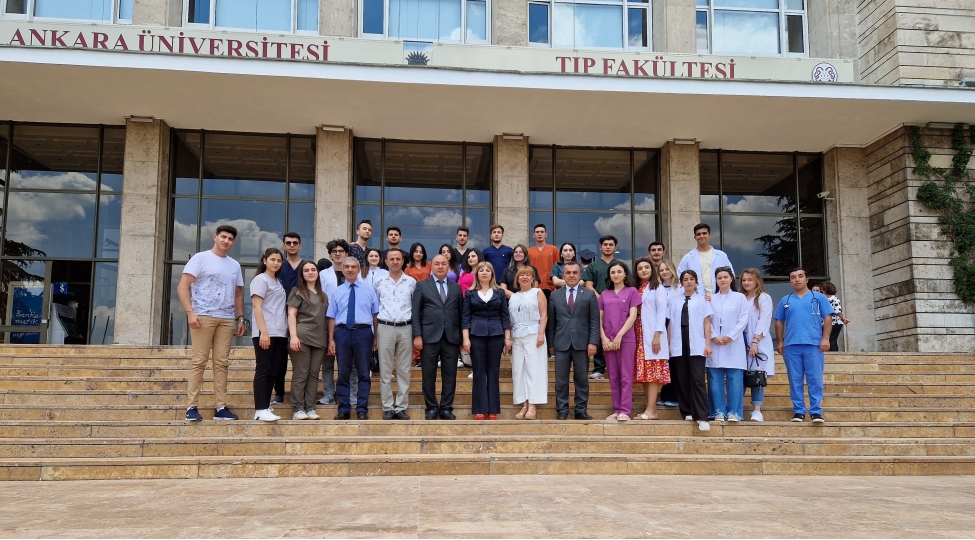 ndu-nun-tibb-fakultesinin-telebeleri-turkiyede-istehsalat-tecrubesini-ugurla-basha-vurublar-foto