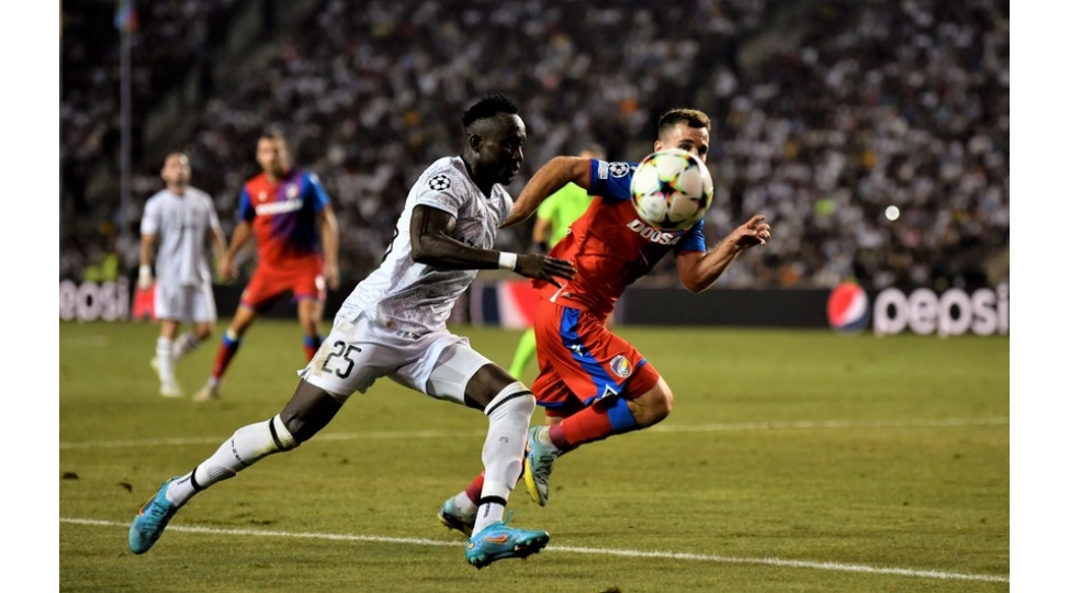 chempionlar-liqasi-viktoriya-qarabag-matchi-bashlayib