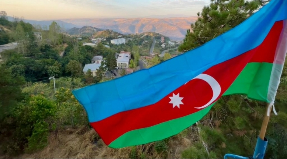 azerbaycan-tarixi-edaleti-berpa-etdi-7