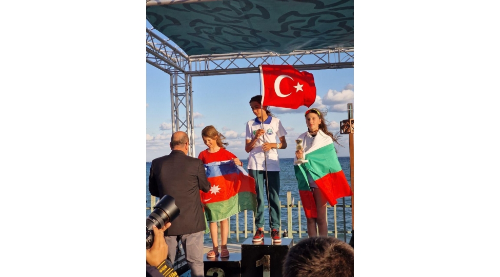 nergiz-memmedova-turkiyede-gumush-medal-qazanib
