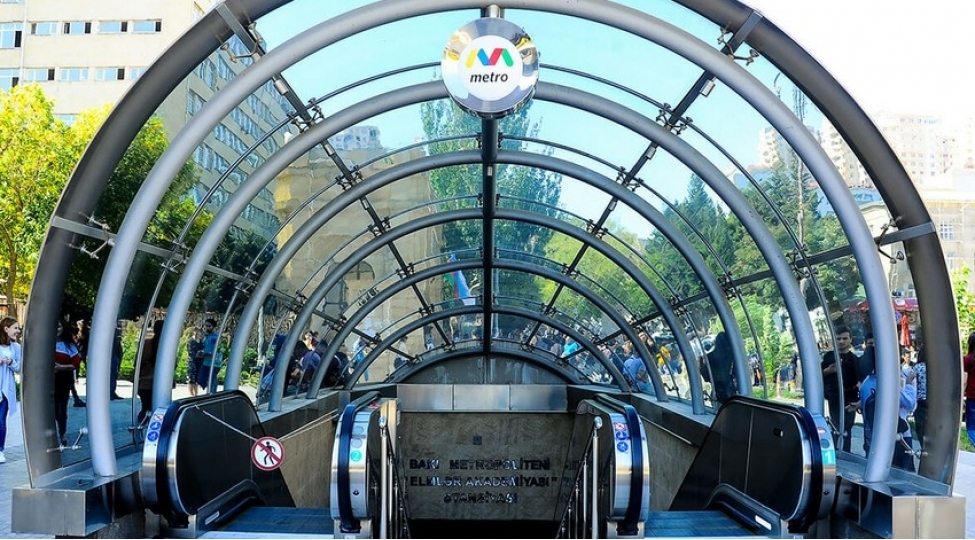 elmler-akademiyasi-stansiyasina-girish-baglanmayib-metropoliten-resmisi