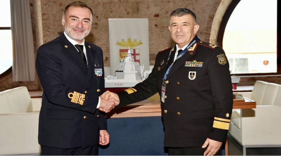 azerbaycanin-hdq-komandani-italiyali-hemkari-ile-gorushub-foto