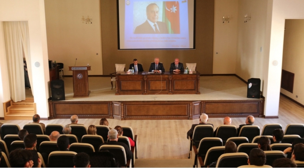 fhn-in-baki-regional-merkezi-seminar-mushavire-kechirib