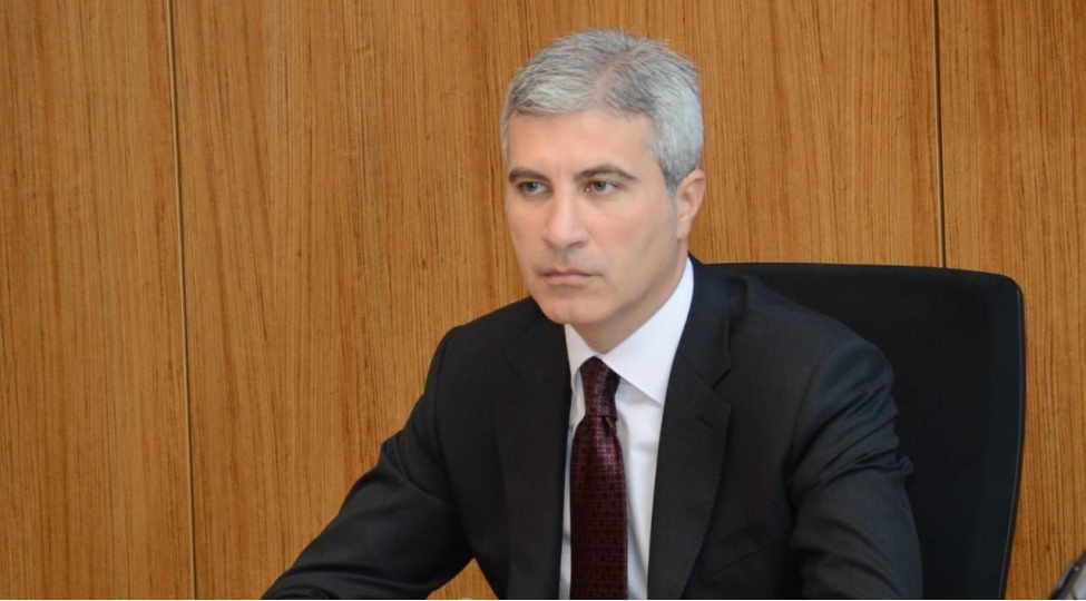 mustafa-abbasbeyli-lazimi-kadrlar-tapilmir