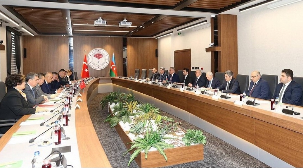 kemaleddin-heyderov-turkiyenin-kend-teserrufati-ve-meshechilik-naziri-ile-gorushub-foto