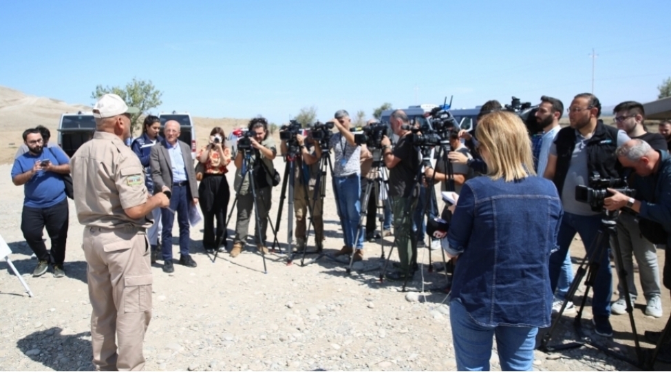 bu-il-200-e-yaxin-xarici-jurnalist-azad-olunmush-erazilere-sefer-edib