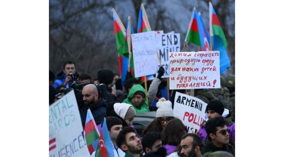 xankendi-lachin-yolunda-kechirilen-etiraz-aksiyasina-xeyli-sayda-ekofeallar-ve-konulluler-qoshulub