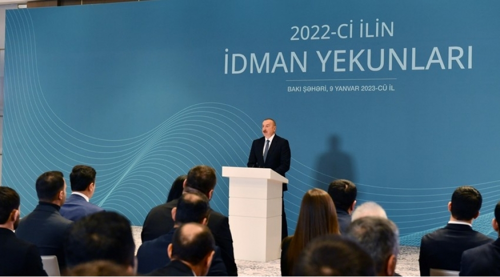 prezident-bir-qrup-idmanchi-ve-idman-mutexessisine-menzil-verib