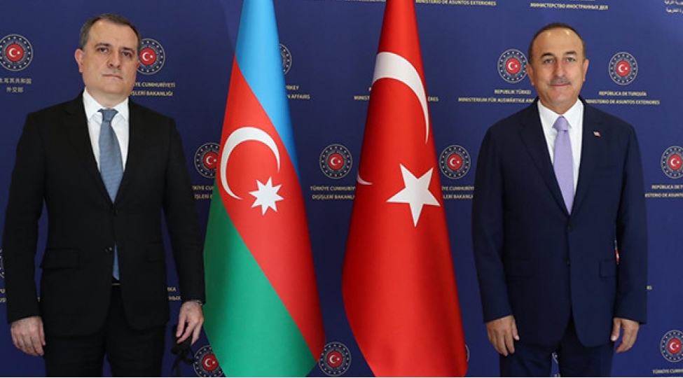 ceyhun-bayramov-chavushoglu-ile-regional-emekdashligi-muzakire-edib-yenilenib
