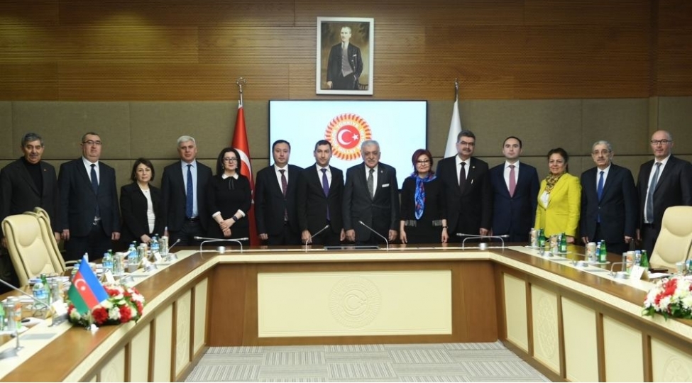 milli-meclis-aparatinin-emekdashlari-tbmm-de-tecrube-mubadilesinde-ishtirak-edirler