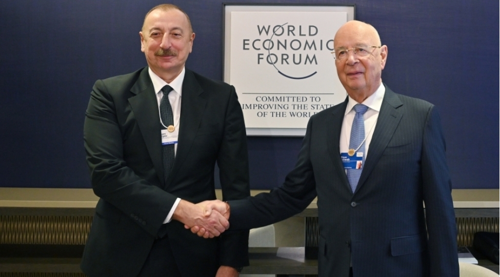 prezident-ilham-eliyevin-davosda-dunya-iqtisadi-forumunun-sedri-klaus-shvab-ile-gorushu-olub