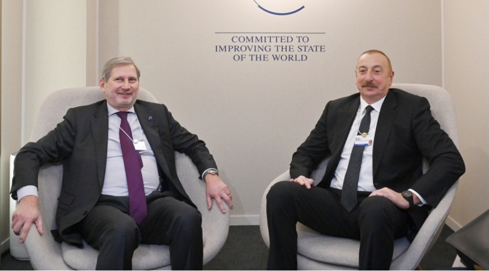 prezident-ilham-eliyev-davosda-ai-nin-budce-ve-administrasiya-uzre-komissari-ile-gorushub