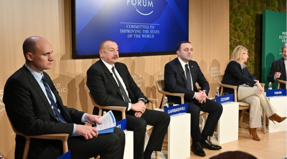 prezident-ilham-eliyev-biz-uchterefli-emekdashliq-formatinin-behresini-goruruk