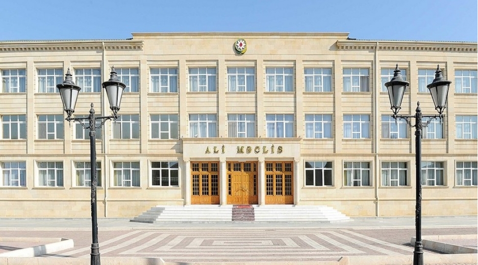 turkiyenin-naxchivana-yeni-teyin-olunan-bash-konsulu-xin-in-idare-reisi-ile-gorushub