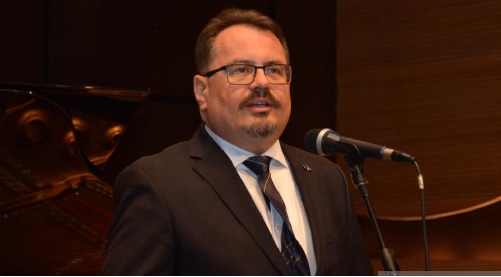 peter-mixalko-15-il-erzinde-ai-azerbaycanda-224-milyon-avroluq-layihe-heyata-kechirib
