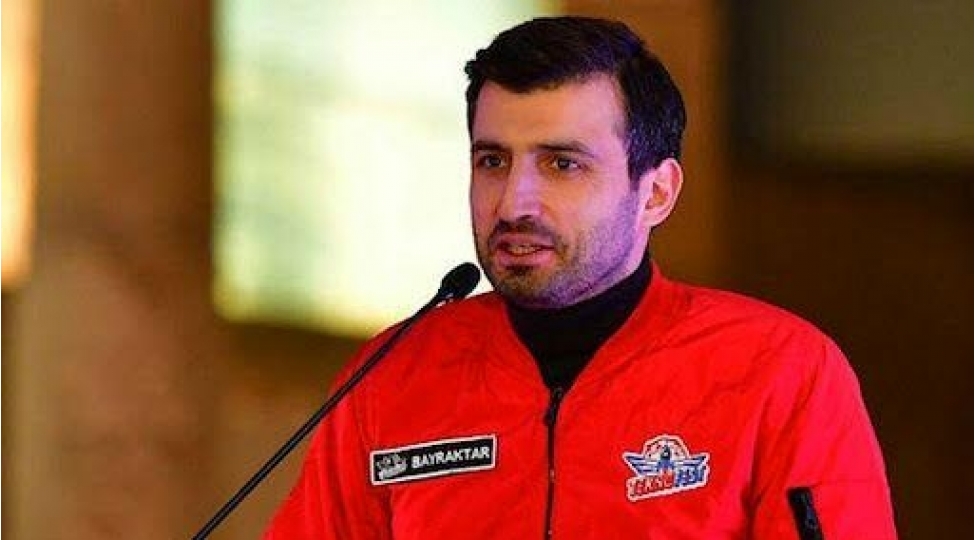 selcuq-bayraktar-azerbaycana-bashsagligi-verib-2