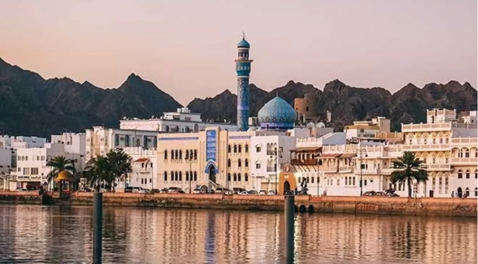 oman-sahillerinde-neft-tankerine-hucum-edilib