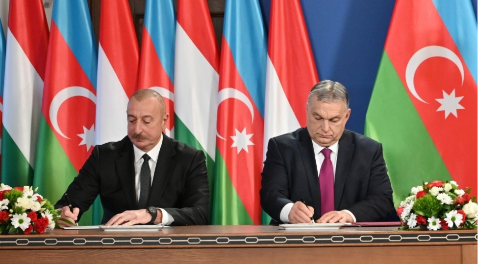 prezident-ilham-eliyev-viktor-orbani-azerbaycana-sefere-devet-edib