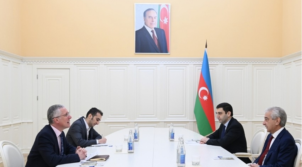 bash-nazirin-muavini-boyuk-britaniyanin-sefiri-ile-gorushub