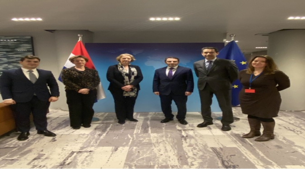 elnur-memmedov-niderland-xin-resmisi-ile-azerbaycan-ermenistan-sulh-prosesini-muzakire-edib