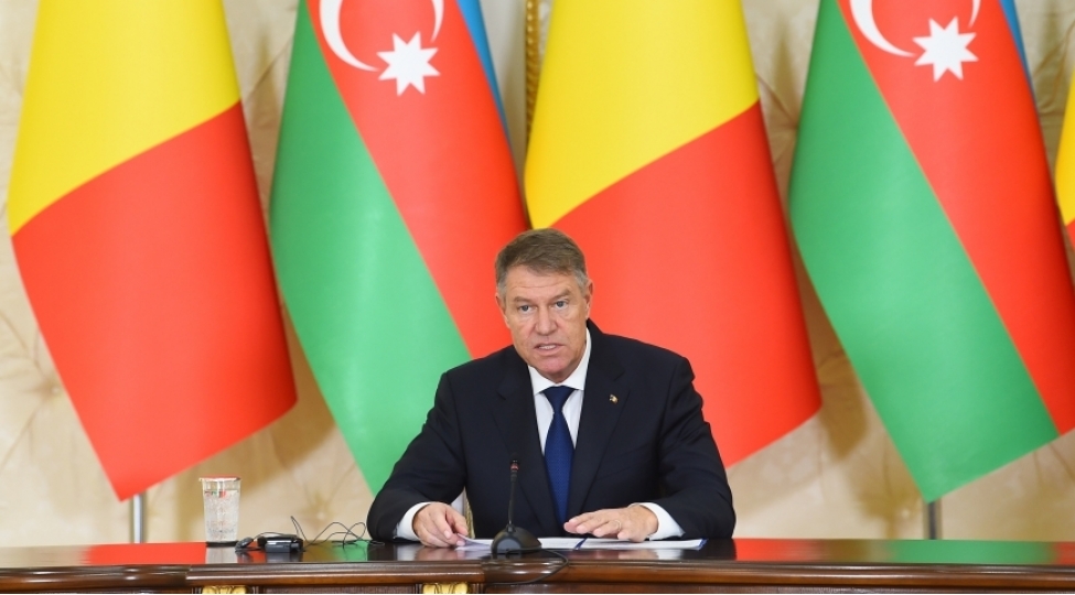 klaus-yohannis-ruminiya-azerbaycanla-strateji-terefdashliq-senedi-imzalayan-ilk-avropa-ittifaqi-olkesidir