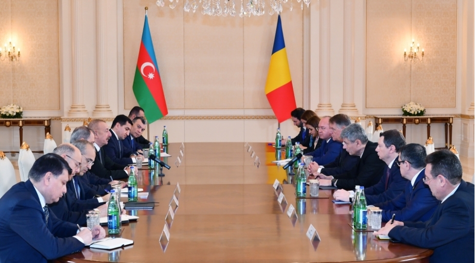 prezident-ilham-eliyevin-ve-prezident-klaus-yohannisin-genish-terkibde-gorushu-olub