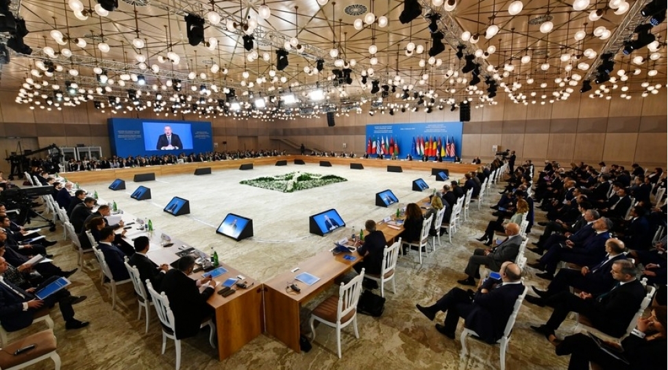 absh-azerbaycanla-emekdashliq-elaqelerini-daha-da-inkishaf-etdirmek-niyyetindedir-laura-loxman