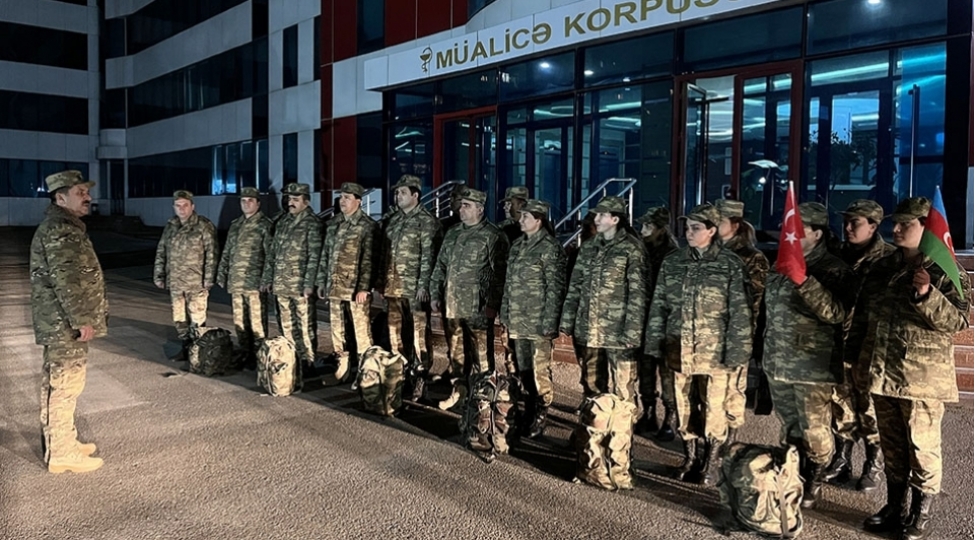 azerbaycanin-bir-qrup-herbi-tibb-personali-turkiyeye-yola-dushub