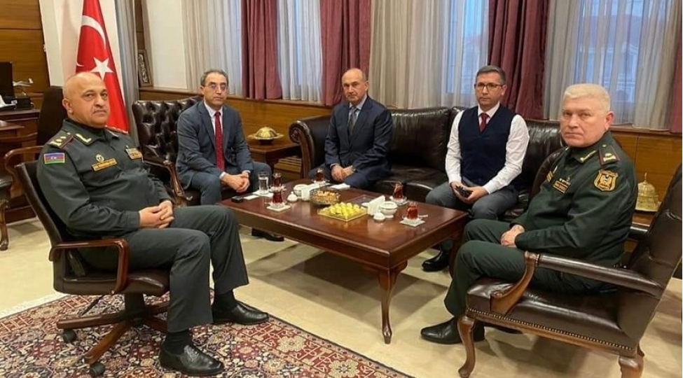 mudafie-nazirinin-muavini-turkiyenin-naxchivandaki-bash-konsullugunda-olub-bashsagligi-verib-foto
