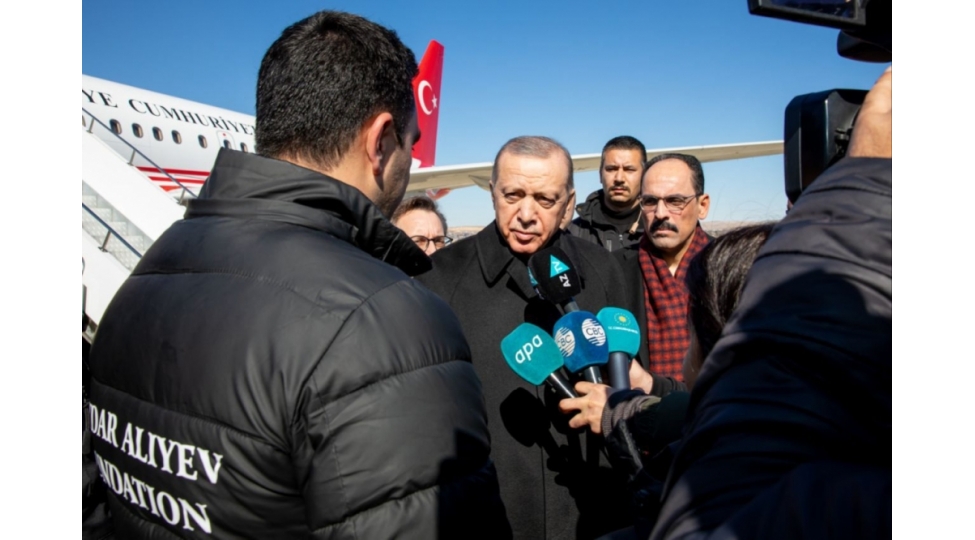 azerbaycanda-turkiye-uchun-toplanan-yardimlarin-hamisindan-xeberim-var-qardashlarimiz-bizi-tek-qoymadi-erdogan