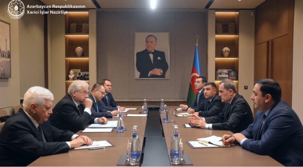 ceyhun-bayramov-iqor-xovayevle-lachin-yolundaki-etirazlari-muzakire-edib