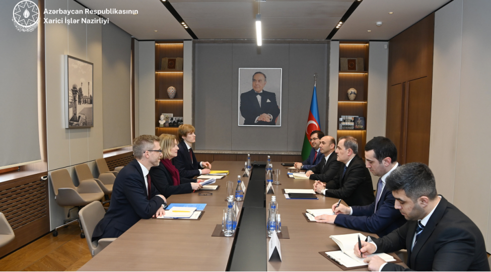 ceyhun-bayramov-ai-nin-sherq-terefdashligi-proqrami-uzre-sefiri-ile-gorushub