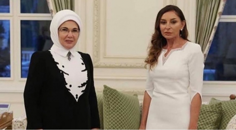 emine-erdogan-humanitar-yardima-gore-mehriban-eliyevaya-teshekkur-edib