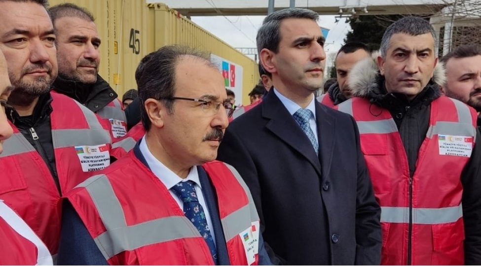 bu-gunedek-azerbaycandan-turkiyeye-100-konteynere-yaxin-humanitar-yardim-gonderilib-cahit-bagchi