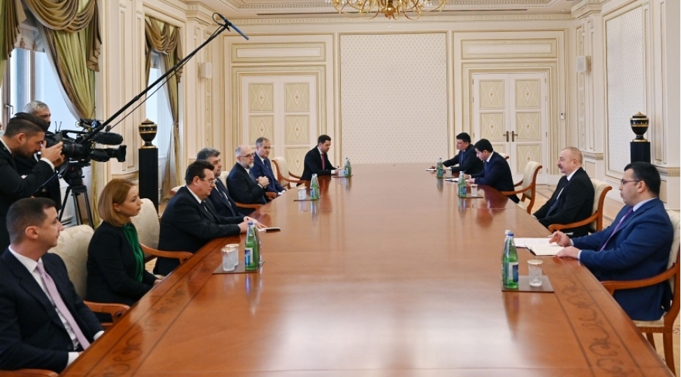 prezident-ilham-eliyev-ruminiya-parlamentinin-numayende-heyetini-qebul-edib