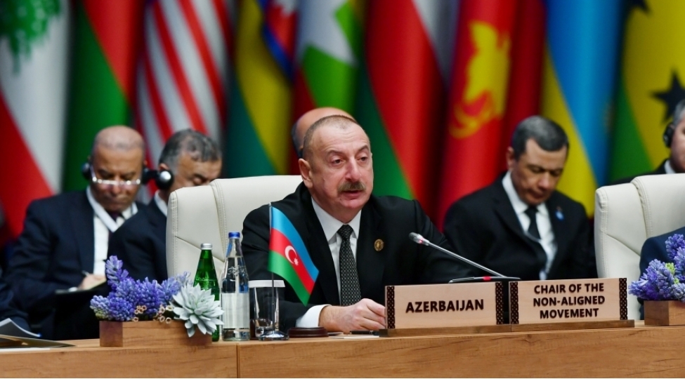 qoshulmama-herekatinin-bakida-kechirilen-sammitinde-turkiyede-ve-suriyada-zelzele-qurbanlarinin-xatiresi-anilib