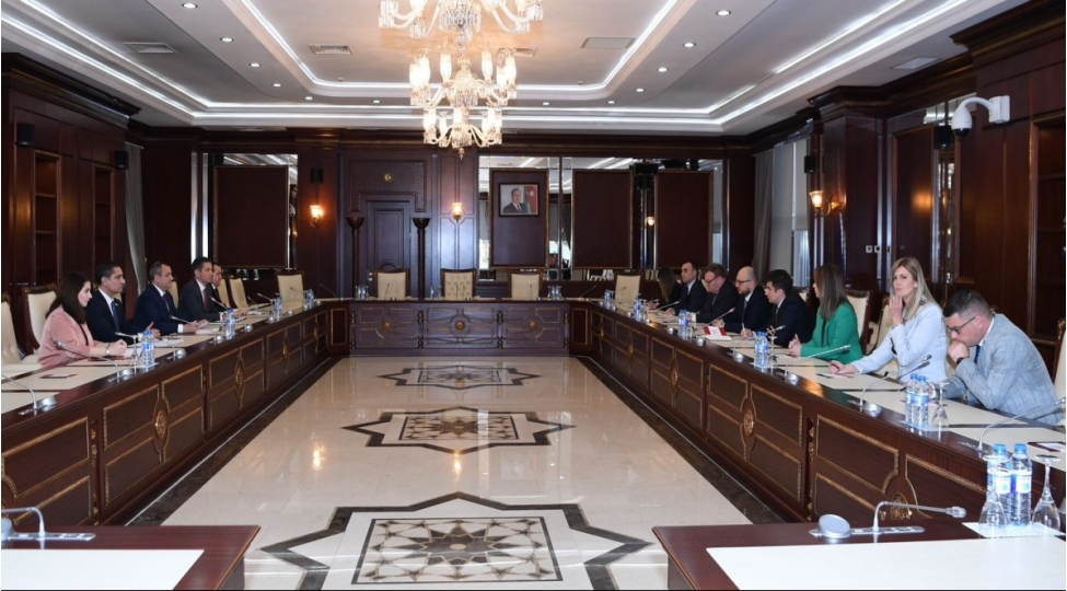 fransa-senatinin-qerezli-qetnameleri-muzakire-olunub