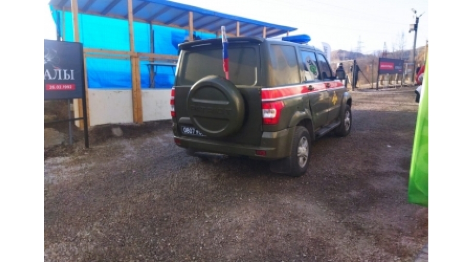 sulhmeramlilarin-uch-avtomobili-aksiya-erazisinden-kechib